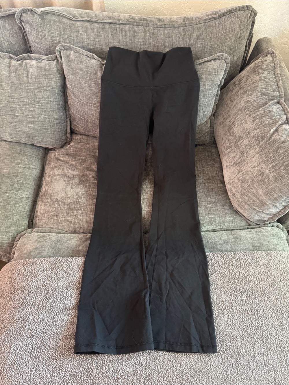 High-Waist Black Boot-Cut Active Pants with phone pocket in the back